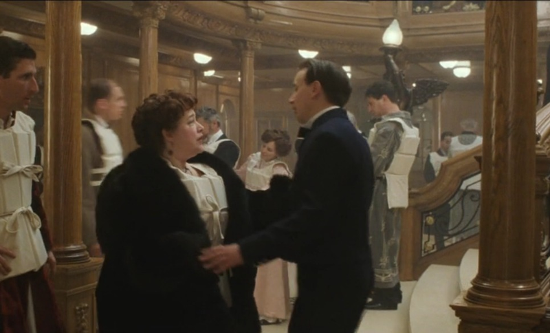 Illustration for article titled Kathy Bates in Titanic as the Unsinkable Molly Brown Is My Plus-Size Style Icon